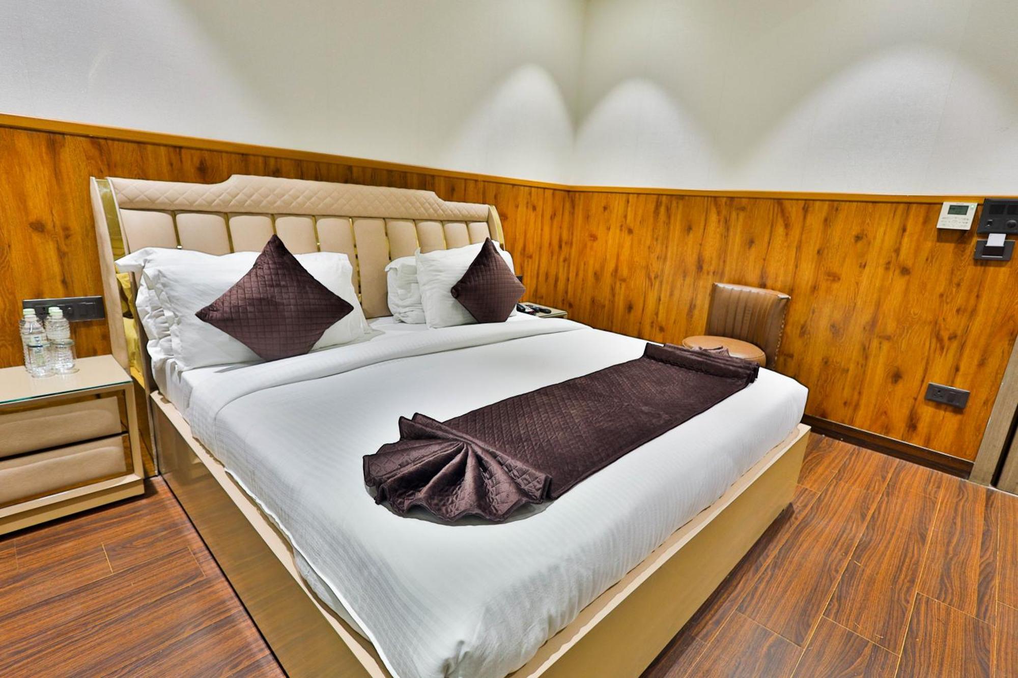 Clay Inn Hotels, Paschim Vihar Deli Exterior foto