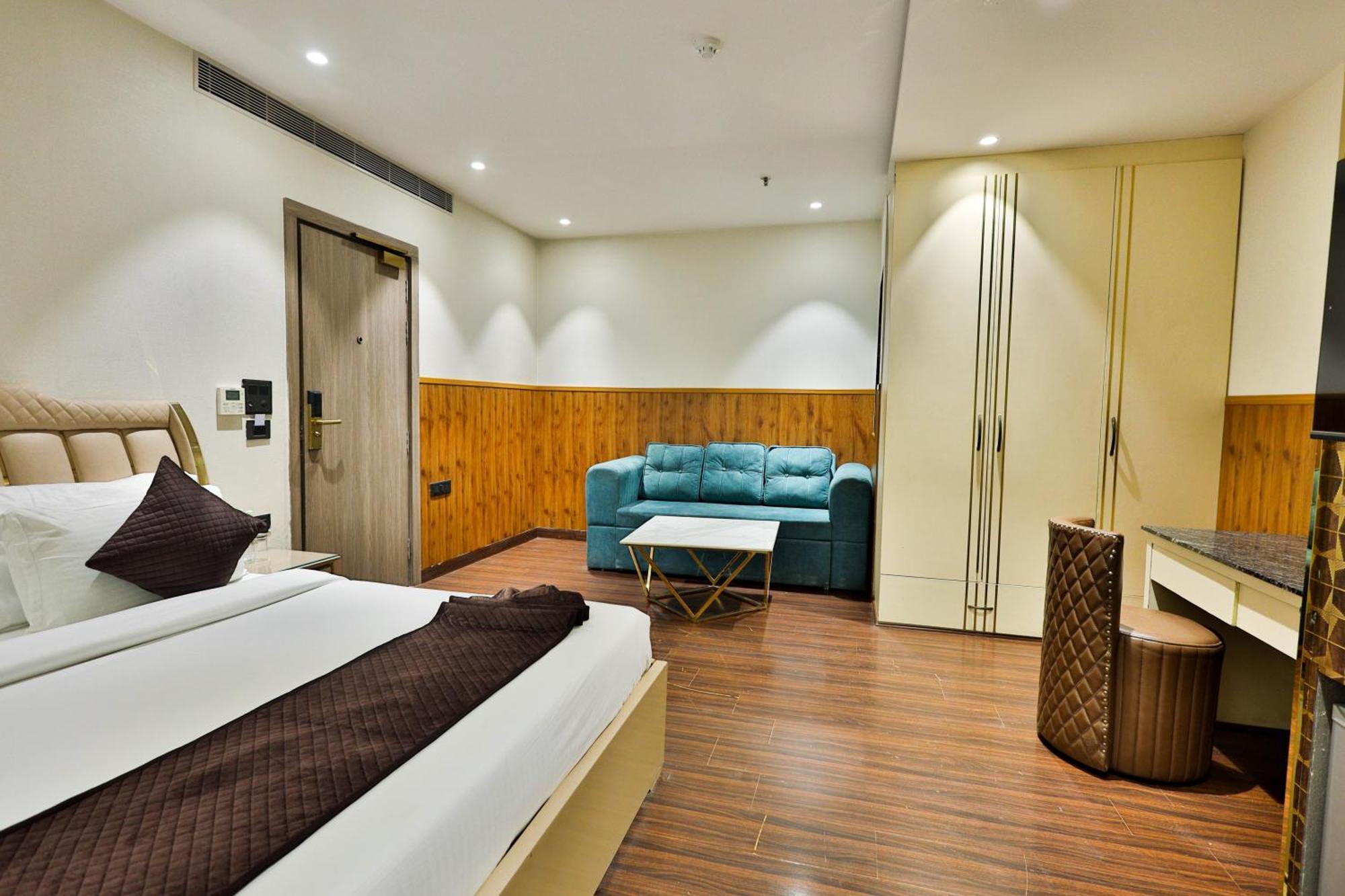 Clay Inn Hotels, Paschim Vihar Deli Exterior foto