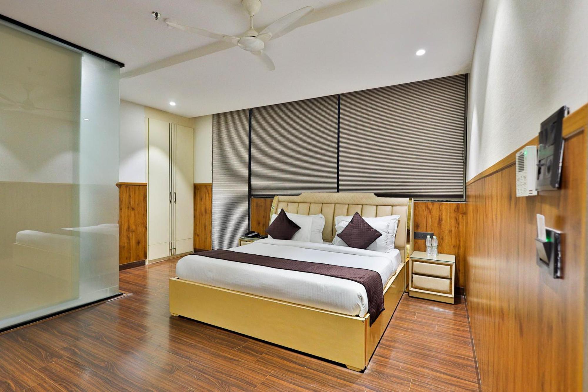 Clay Inn Hotels, Paschim Vihar Deli Exterior foto